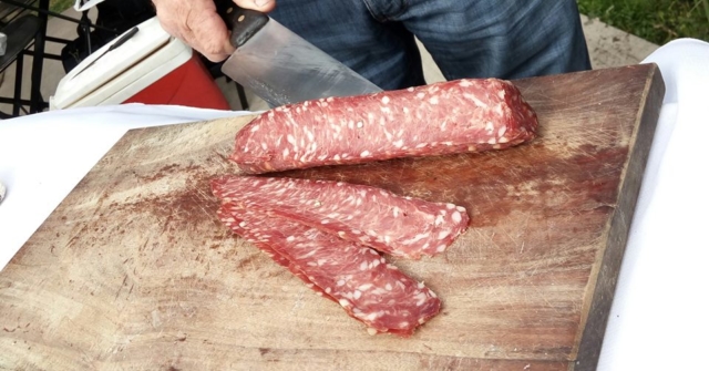 A punto, y con características distintivas