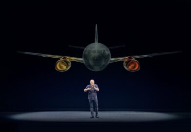 Enrique Piñeyro regresa a Córdoba con su stand-up «Volar es humano, aterrizar es divino»