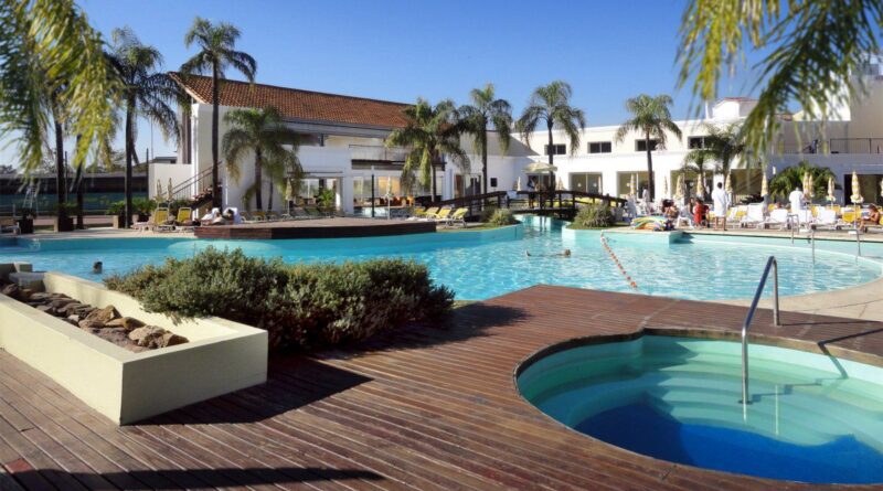 Otoño y bienestar en un exclusivo resort de Termas de Río Hondo